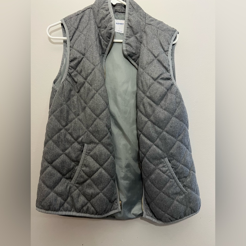 Old Navy Men's Gray Quilted Vest